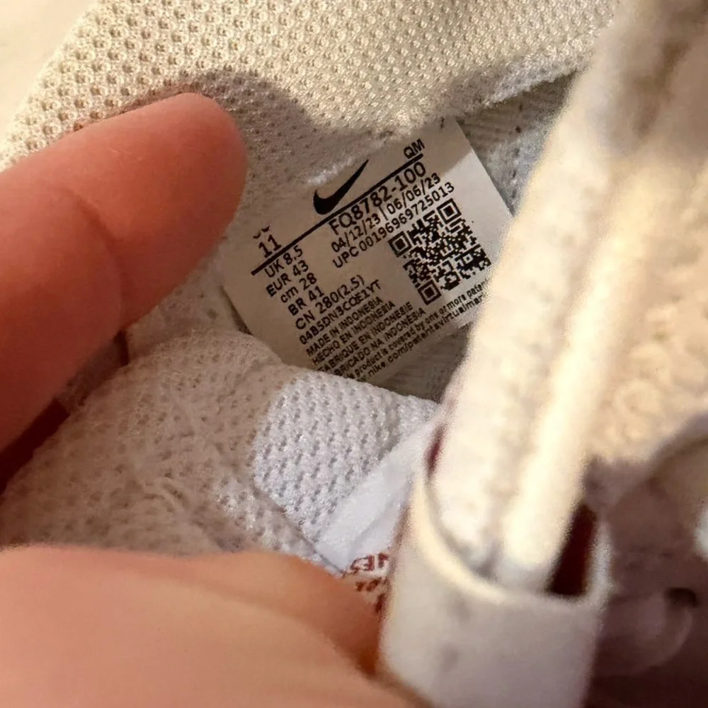 Nike White and Orange Sneakers